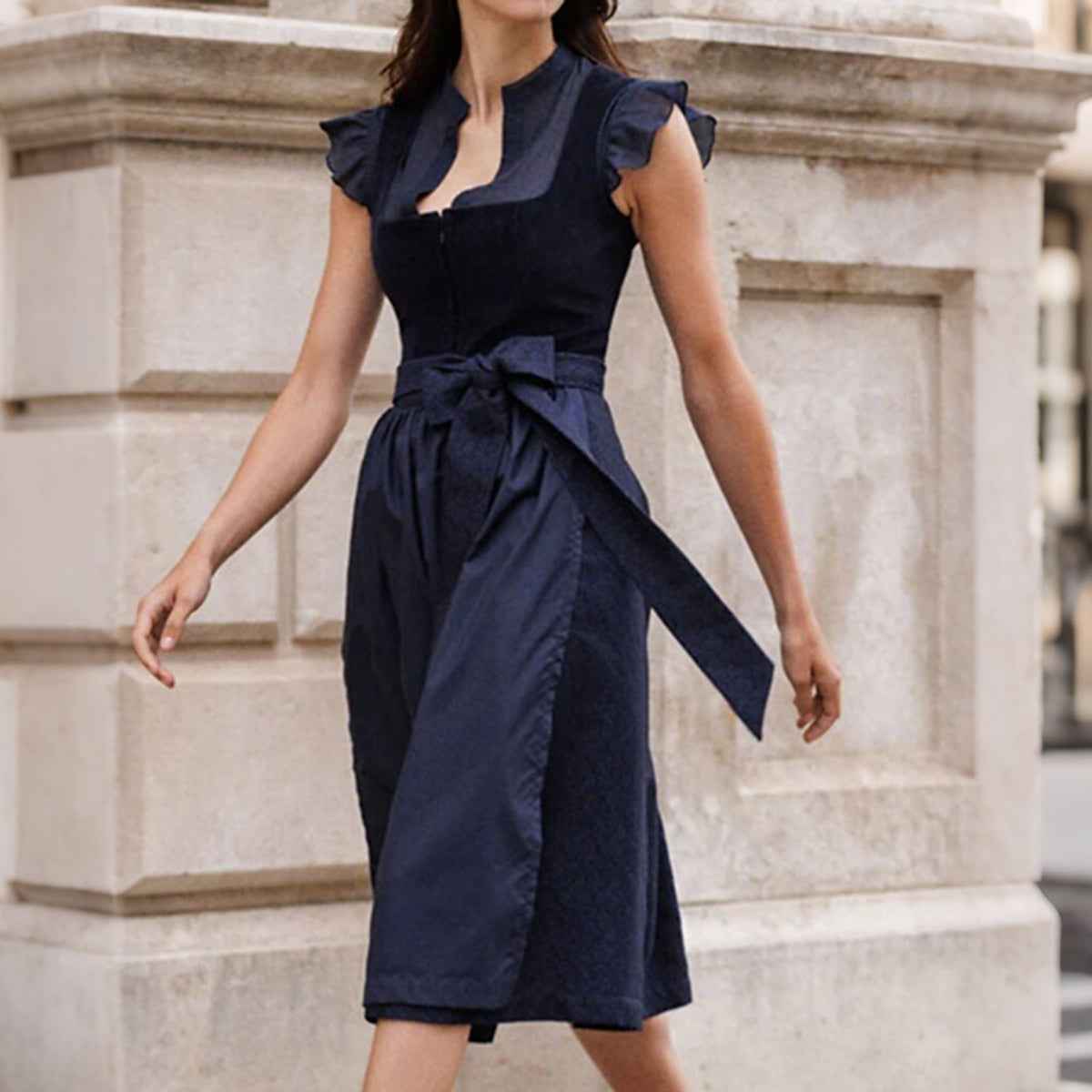 Elegant Dirndl Dress in Navy Blue – Oktoberfest | Classic Traditional Dress with Apron