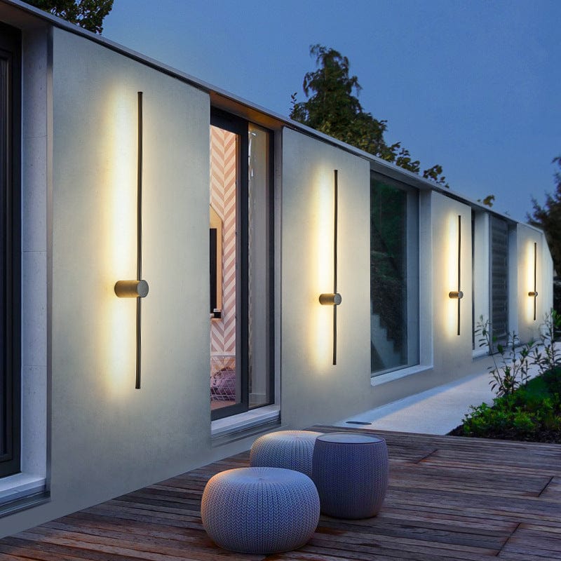 Klarvia | Modern Luminous Line Outdoor Light for Elegant Exteriors