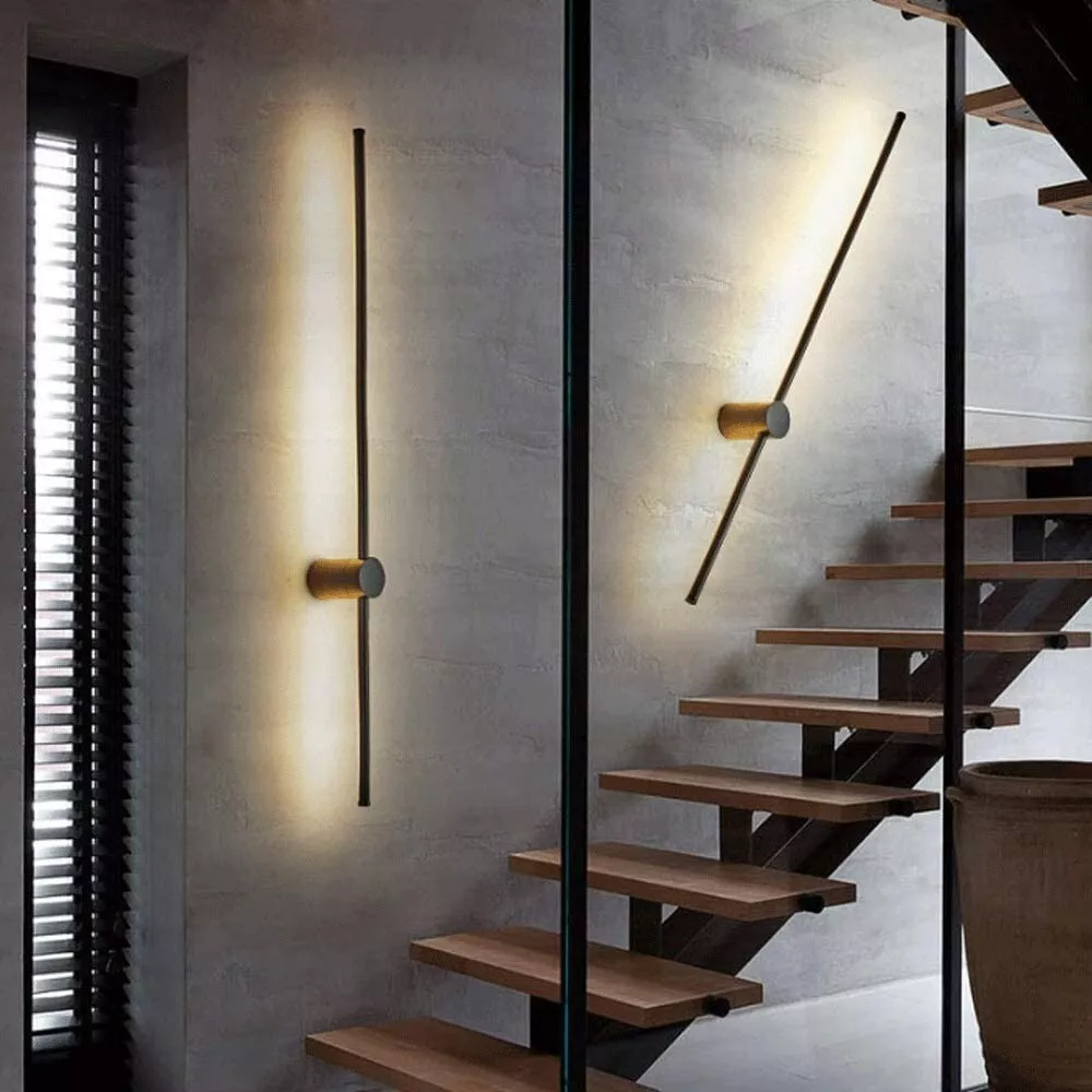 Klarvia | Modern Luminous Line Outdoor Light for Elegant Exteriors