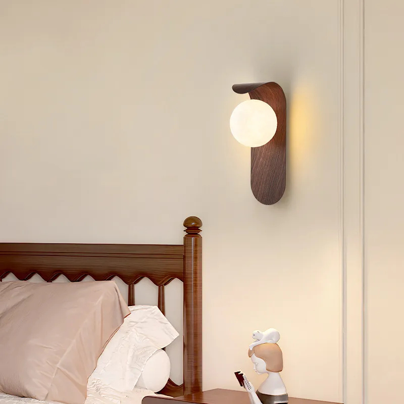 LuxeWood | Timeless Walnut Wall Lamp for Unique Ambiances