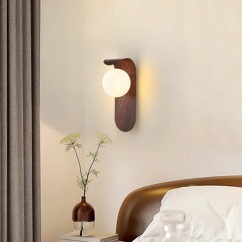 LuxeWood | Timeless Walnut Wall Lamp for Unique Ambiances