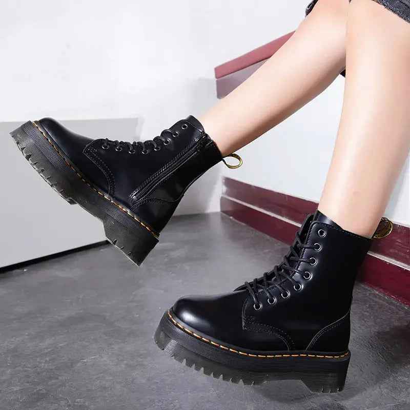 Chloe | Stylish Leather Platform Boots with Chunky Sole – Comfortable Urban Footwear for All-Day Wear