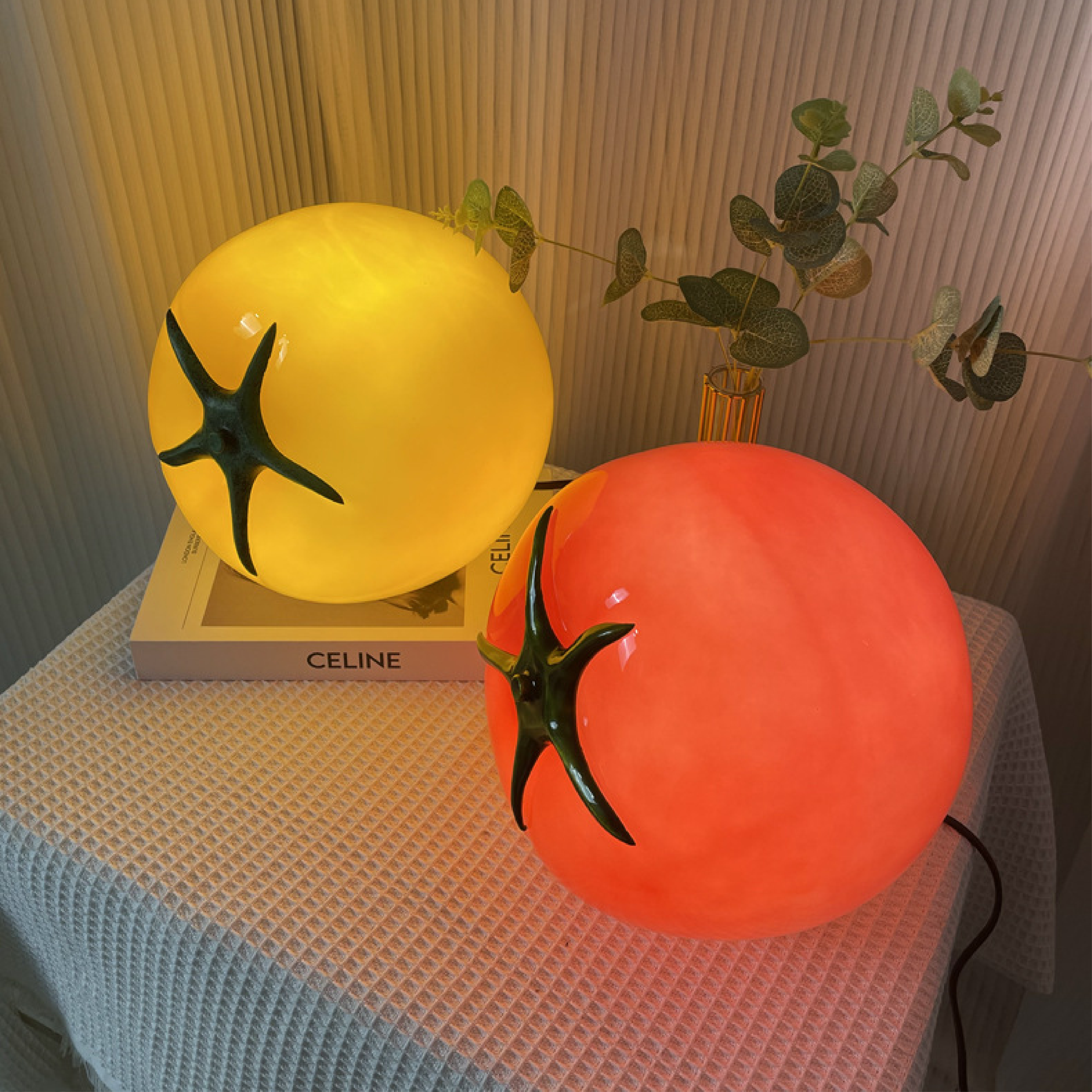 Statuesque | Tomato Table Lamp
