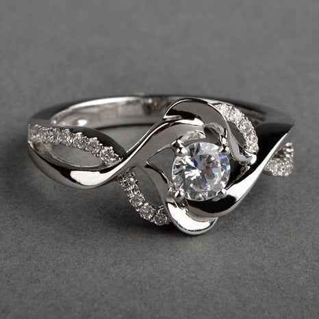 Vintage Spiral Zirconia Ring